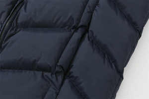 Men’s Outdoor Puffer Vest Jacket Windproof Lightweight Quilted Insulated Sleeveless Winter <b>Coat</b> with Comfortable Layering Design - Product Image 3