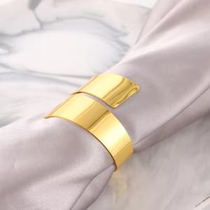 Anillos de servilleta de metal que brindan una sensación de calma y orden a la mesa de comedor, ayudando a transformar la experiencia gastronómica en una experiencia consciente. - Product Image 5