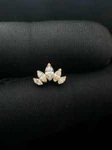 Piercing Minimalista de Oro de 14K con Diamante Marquise para Tragus, Cartílago Curvo y Hélice - Product Image 4