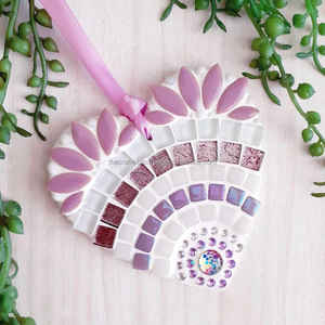 Décoration suspendue en mosaïque de verre Art Déco en forme de cœur TCE ETHEREAL BLUSH BLOSSOM - Product Image 5