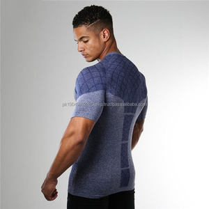 Gym Wear pas cher Cool Hommes Rouge Seamless Muscle T Shirt Slim 3d Tricoté Fit T-shirts Pour Hommes - Product Image 5