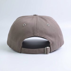 Sombreros de algodón con visera curva y bordado en relieve de marca privada para etiquetas de moda boutique y compradores minoristas - Product Image 4