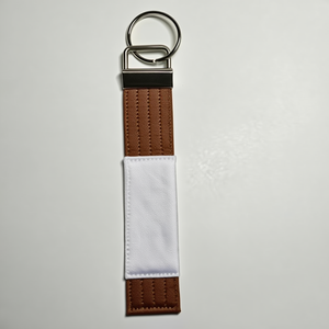 Llavero Marrón con Parche Blanco para Cinturón de Artes Marciales - Product Image 1