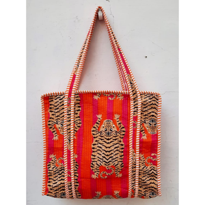 Bolsa de tela de algodón premium personalizada con estampado a mano de Jaipur, diseño floral, ribete a rayas rosas, sostenible, lavable a máquina. - Product Image 3