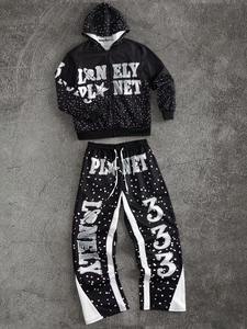 Conjunto de chándal de peso pesado y talla grande con sudadera con capucha con cremallera, efecto salpicado y pedrería brillante, y pantalones de chándal de doble cintura - Product Image 2