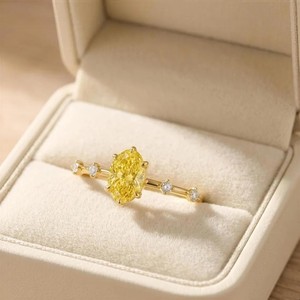 Bague de mariage minimaliste en or massif 10K 14K 18K avec diamant ovale jaune et diamant de laboratoire taille ronde, certifiée IGI, couleur DEF, clarté VS-VVS - Product Image 4