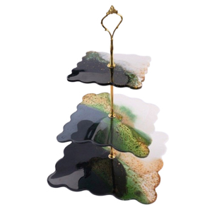 Support à gâteau à 3 étages en résine vert émeraude et or, fait main, carré, en époxy, pour mariages et fêtes d'anniversaire - Product Image 2