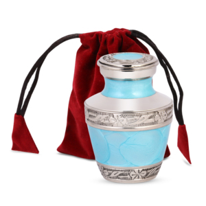 Urne funéraire en laiton bleu azur durable, petite, idéale pour les cendres commémoratives d'un adulte ou d'un animal de compagnie - Best-seller - Product Image 1