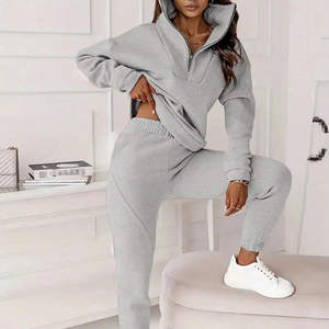 Conjunto Deportivo de Dos Piezas para Mujer, Sudadera con Media Cremallera y Pantalones Jogger, Estilo Casual, Ecológico y Combinable - Product Image 1