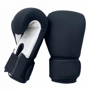 Guantes de Entrenamiento de Boxeo Profesional, MMA y Muay Thai, Personalizados, de Cuero Transpirable, con Correa de Muñeca Ajustable, con Cierre de Cordones o Velcro - Product Image 3
