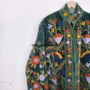 Veste en coton Suzani indienne faite à la main, veste courte brodée à la main, manteau unisexe, veste courte Suzani faite à la main - Product Image 3