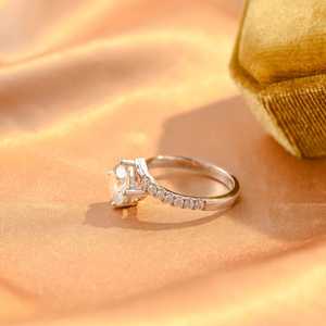 Magnifique bague en or massif 10 carats avec halo de diamants ronds de 1,01 carat, design floral, cadeau romantique pour un anniversaire de mariage, pour elle - Product Image 2
