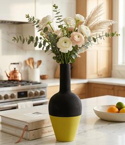 Florero Decorativo Metálico Hecho a Mano con Textura Amarilla y Negra para Decoración del Hogar y Oficina, en Venta al Mejor Precio - Product Image 3