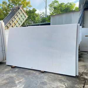 Bloc de marbre calcite blanc laiteux moderne 24x24, finition polie, imperméable, durable, écologique, pour usage professionnel et construction à vie. - Product Image 1