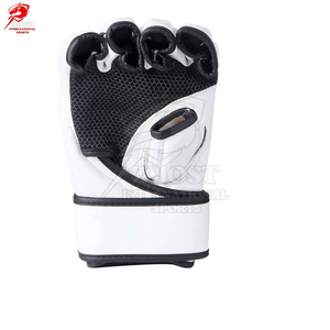 Guantes de Entrenamiento de Boxeo y Sparring MMA Blancos con Dedos Descubiertos y Correa de Muñeca Ajustable con Cierre de Velcro (Cuero PU) - Product Image 3
