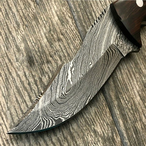 Cuchillo de Caza Tradicional de Acero de Damasco Hecho a Mano con Funda de Cuero, Herramienta Utilitaria para Campismo al Aire Libre, Diseño Clásico, Artículo de Regalo - Product Image 4