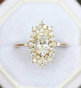 Bague de promesse florale en moissanite 2 carats, taille ovale et ronde, en argent 925 original plaqué or, style fleur raffiné, bijou cadeau classique - Product Image 1