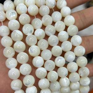 Cuentas de concha blanca natural, madreperla, cuentas redondas sueltas en hebra para la fabricación de joyería y manualidades DIY. - Product Image 5