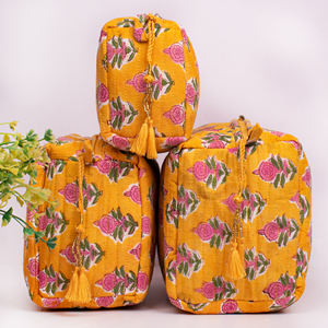 Sacs à maquillage en coton faits à la main pour le rangement, trousse de toilette haut de gamme, organiseur de cosmétiques personnalisé, pochette durable, imperméable et réutilisable - Product Image 2