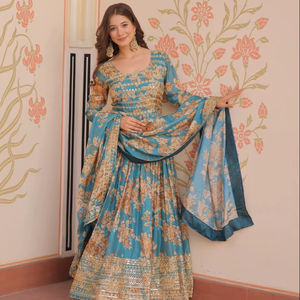 Robe Anarkali de luxe en soie russe à imprimé numérique avec dupatta brodé de sequins – Tenue de créateur pour fêtes et mariages - Product Image 1