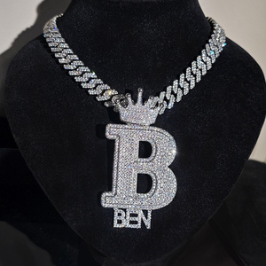Collier pendentif couronne personnalisé avec diamants de laboratoire, bijoux personnalisés avec initiales, cadeau pour femmes et hommes, diamant de laboratoire. - Product Image 3