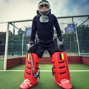 Kit d'entraînement de gardien de but de hockey sur gazon Eoin Winston de haute qualité et écologique : Gants, protège-jambes, crosse et protection abdominale pour l'extérieur - Product Image 1