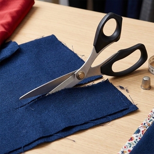 Made in Taiwan 8.5 Inch Professional Handicraft Shears for <b>Sewing</b> Workshops - Product Image 1