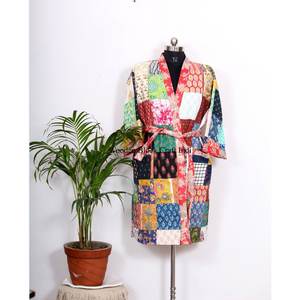 Robe longue en soie Kantha de qualité supérieure, veste patchwork, kimono réversible pour femme, robe de mariée, robe kimono matelassée - Product Image 3
