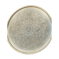 Plateau de service octogonal en métal argenté, artisanal, gravé, motif arabesque marocain, respectueux de l'environnement, de style antique.