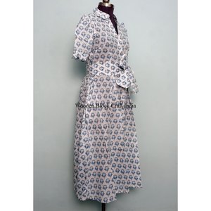 Vestido midi floral de algodón 100% ecológico para mujer, estilo Kangura, cuello en V, manga corta, decoración con botones, lavable. - Product Image 5