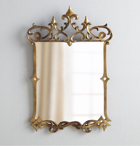 Miroir mural intemporel en or avec motif fleur-de-lis, silhouette classique, disponible à prix de gros. - Product Image 1
