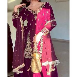 Conjunto de Fiesta de Dos Piezas con Dupatta, Adorno de Lentejuelas, Talla XL - Product Image 5