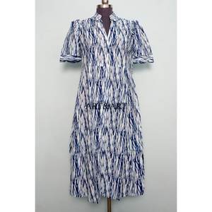 Robes pour femmes à imprimé floral midi tendance, mode estivale, nouvelle robe à col en V à manches courtes avec cordon de serrage, directement d'Inde - Product Image 3