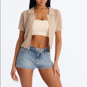 Cardigan d'été décontracté pour femme, beige, à manches courtes, tricoté, col rabattu, boutonné, ajouré, en coton fait main - Product Image 1