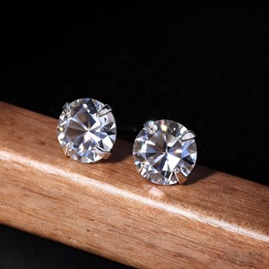 Pendientes de Diamantes Moissanite de Primera Calidad, Joyería Personalizada para Accesorios de Moda y Regalos, Disponibles al Mejor Precio - Product Image 1