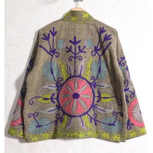Veste Suzani faite à la main pour femmes, en coton, style bohème, brodée, ethnique - Product Image 2