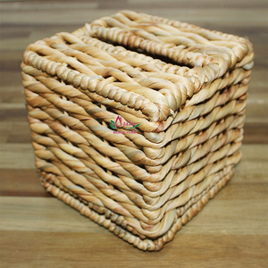 Boîte à mouchoirs en rotin tressé de style bohème chic moderne, design élégant - Product Image 3