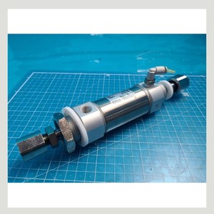 Cylindre pneumatique à double effet SMC CDM2W (Max 1,0 MPa) CDM2WB40-5-30-C73L-KRE039 Cylindre pneumatique à double tige utilisé comme il est, sans modification - Product Image 2
