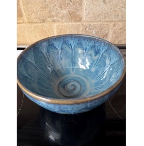 Tazón de cerámica artístico para fideos, con esmalte efecto olas del océano, base en espiral hecha a mano, tamaño profundo y generoso, resistente al calor y duradero, para la mesa de comedor. - Product Image 1
