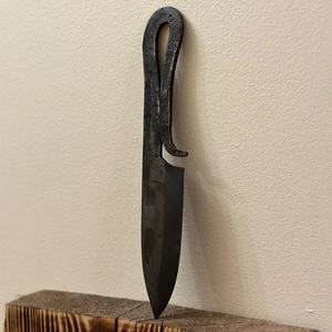 มีดเหล็กกล้าคาร์บอนสูงคุณภาพสูง ตีขึ้นรูปด้วยมือ สไตล์โบราณยุคกลาง ด้ามจับเต็มด้าม พร้อมปลอกหนัง - Product Image 3