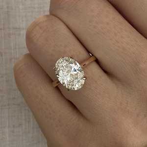 Bague de fiançailles ovale 3 carats en diamant de laboratoire E VVS2 avec halo caché, bague ton sur ton style cathédrale, certifiée IGI - Product Image 6
