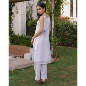 Conjunto de Kurta de Seda Blanca Transpirable para Mujer, Talla XS, Elegante Atuendo Étnico para Fiestas - Product Image 2