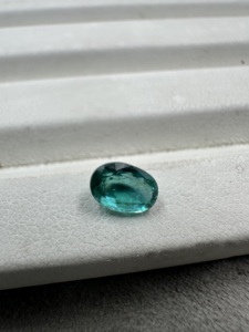 Turmalina natural de corte ovalado, gema azul para la elaboración de joyas - Product Image 3
