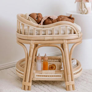 Jouets en rotin pour enfants, jeu d'imitation, table à langer en rotin et en bois pour poupées. - Product Image 1