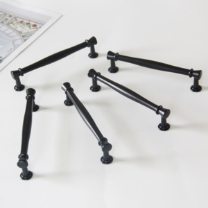 Tirador Moderno de Aleación de Zinc Negro Mate de Última Tendencia para Gabinetes de Cocina, Tocadores de Baño, Mesitas de Noche y Herrajes para Cajones - Product Image 1