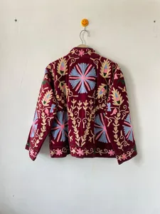 Chaqueta de terciopelo granate hecha a mano para mujer, con bordado Suzani, estilo bohemio vintage, floral, de manga larga, abrigo de invierno. - Product Image 4