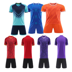 Conjunto de camiseta de fútbol personalizada, tela transpirable de secado rápido, uniforme de equipo con pantalones cortos, impresión por sublimación, logotipo OEM disponible. - Product Image 1