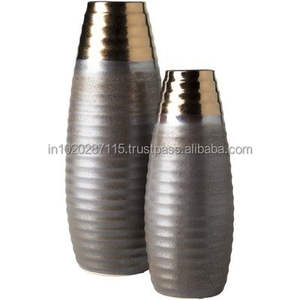 Florero de metal indio tradicional con motivos patrimoniales y boca ancha, perfecto para arreglos de habitaciones de boda o Pooja - Product Image 2