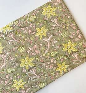 Magnifique tissu biologique imprimé à la main motif floral, haute qualité, fait main, pour vêtements et sacs, style côtelé pour garçons, vente au mètre - Product Image 5