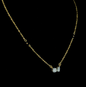 Elegante Collar con Colgante Doble de Diamantes Cultivados en Laboratorio, Forma Redonda y de Pera, en Oro Amarillo, Joyería Fina de Lujo Minimalista - Product Image 4